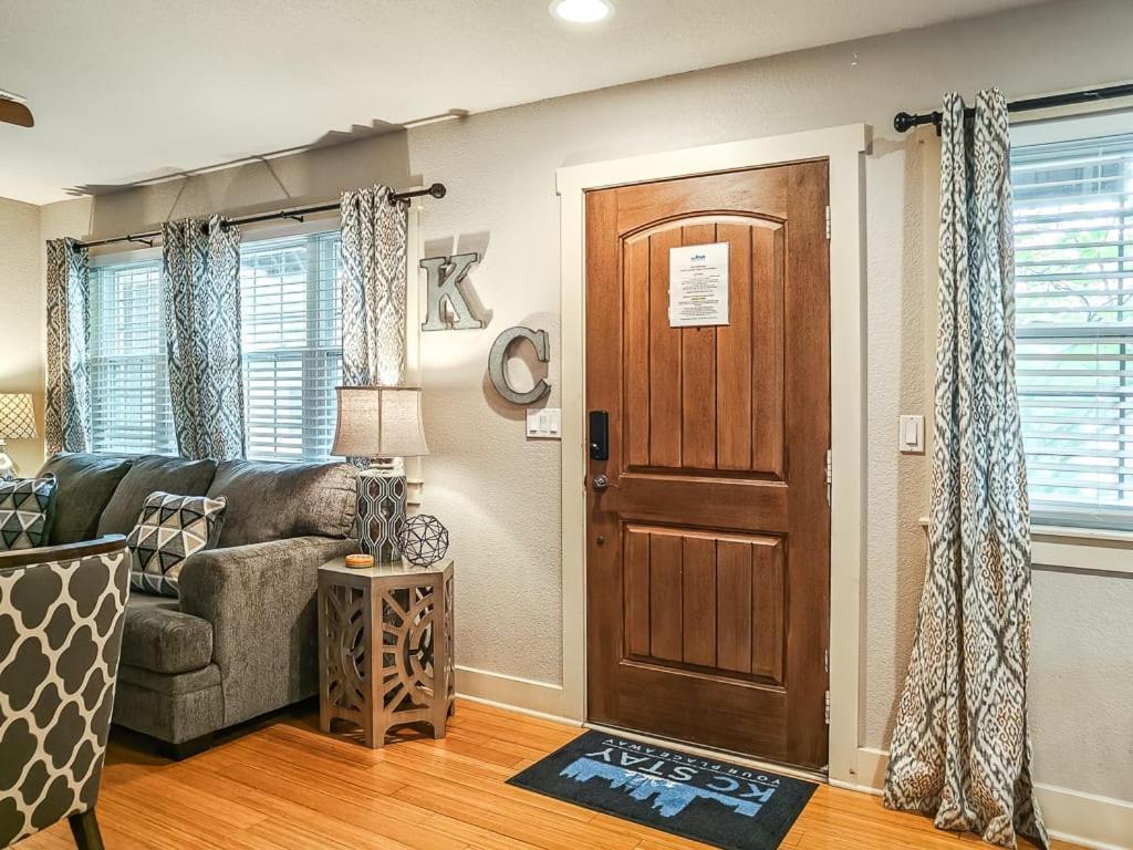 Quiet Plaza Two Bedroom 2 Bathroom Kansas City Exterior foto