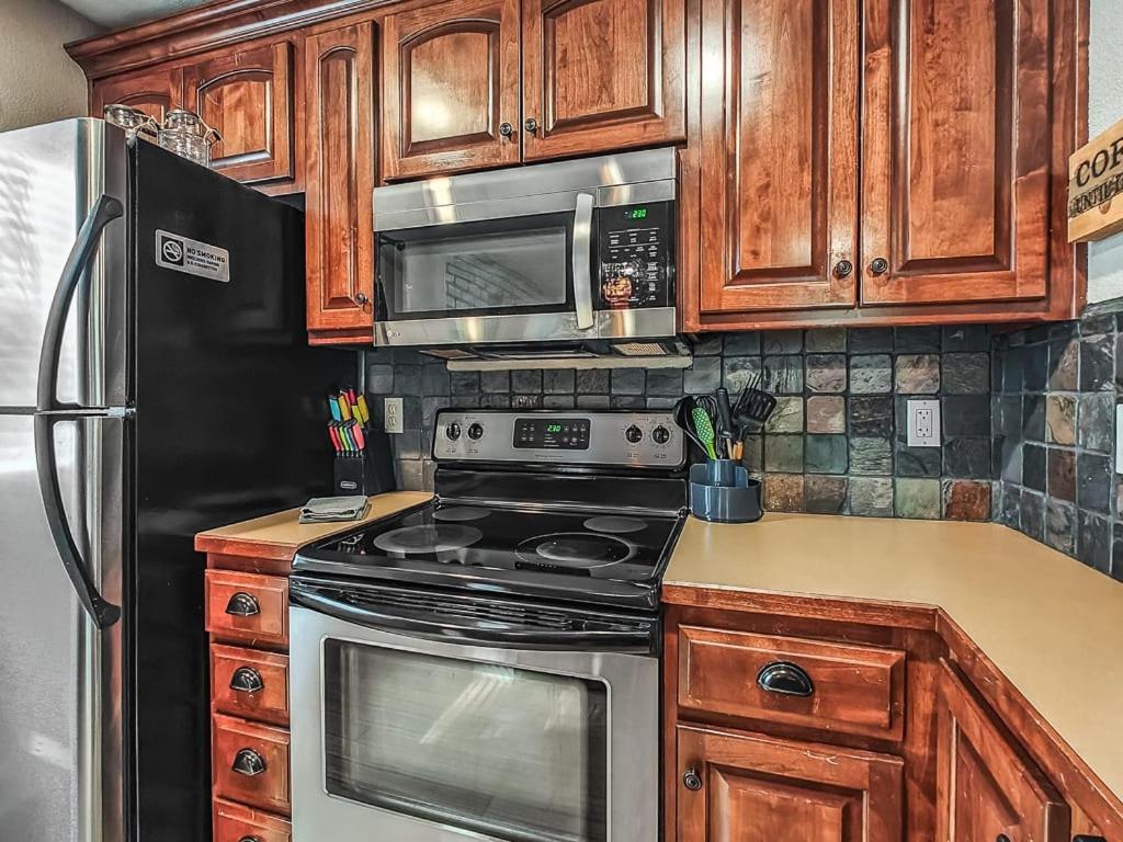 Quiet Plaza Two Bedroom 2 Bathroom Kansas City Exterior foto