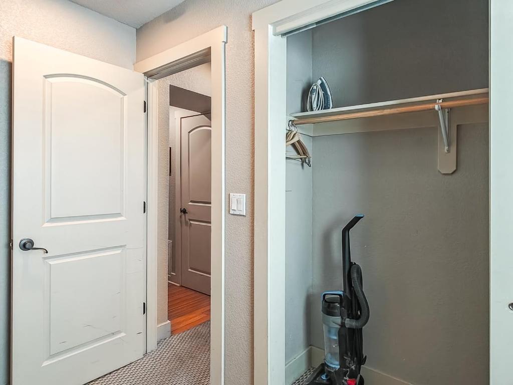 Quiet Plaza Two Bedroom 2 Bathroom Kansas City Exterior foto