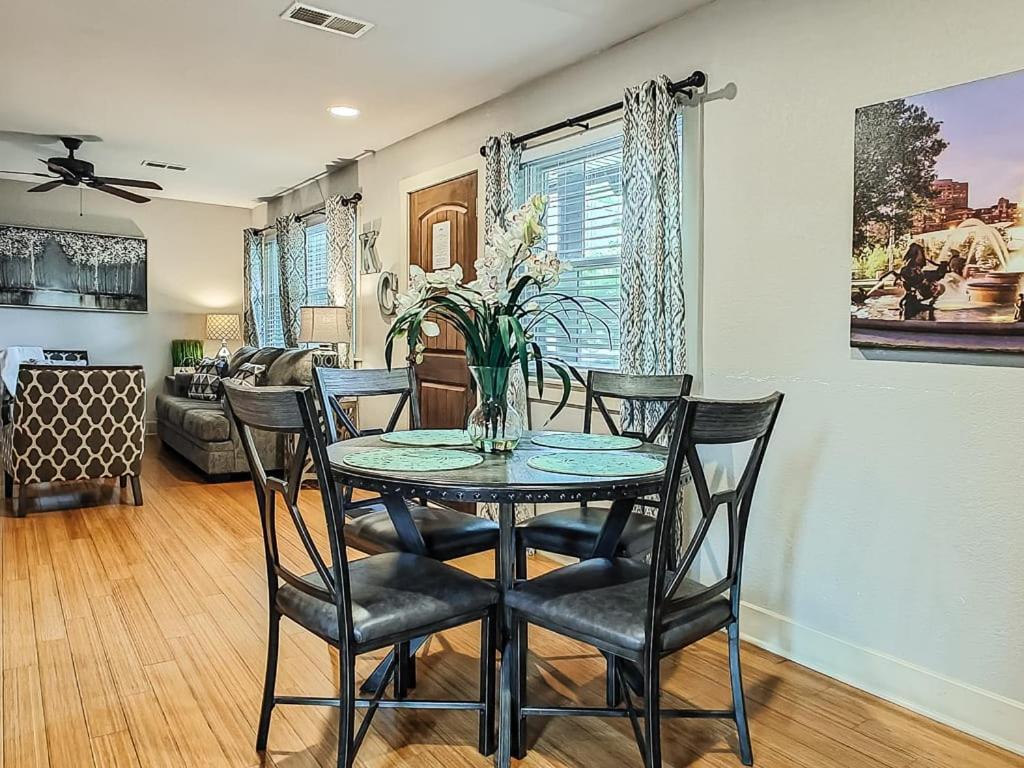 Quiet Plaza Two Bedroom 2 Bathroom Kansas City Exterior foto
